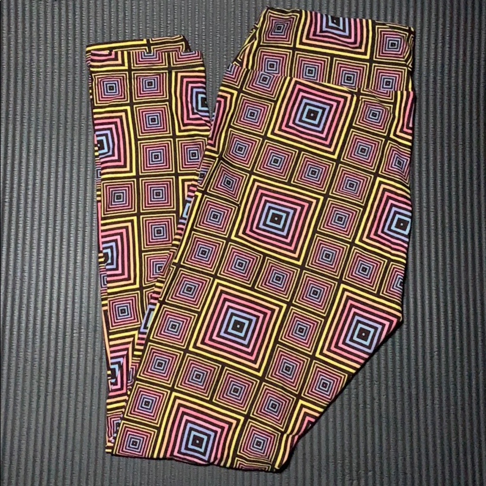 LuLaRoe Logo OS Leggings